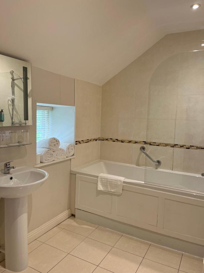 Leixlip Manor Hotel Bagian luar foto